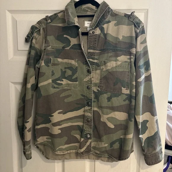 Sold - Picture 1 of 4